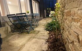 Ty Guenhaël petite maisonnette avec extérieur intra-muros proche port de Vannes